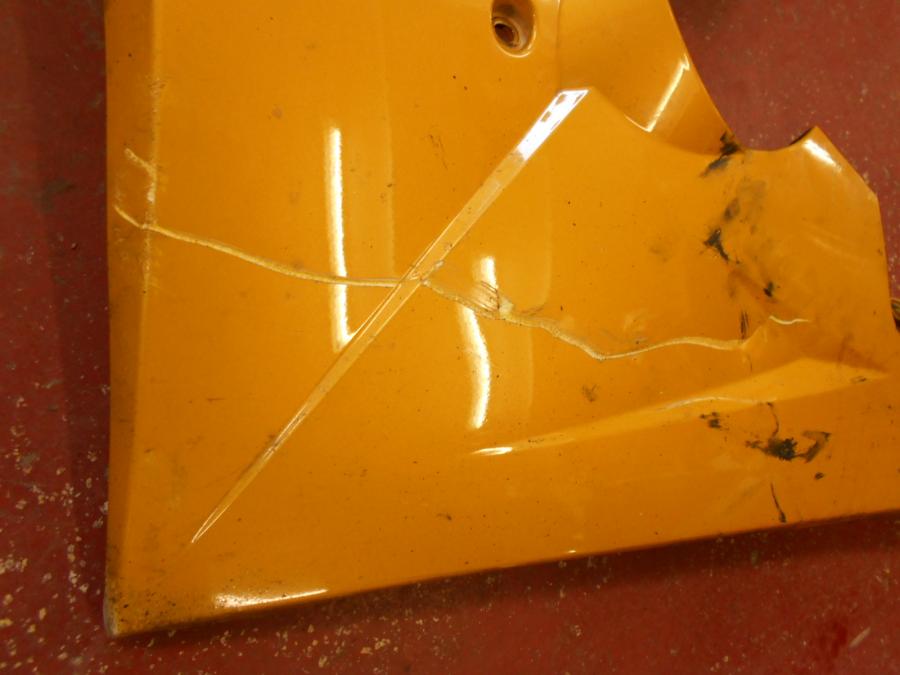 Baksidan på Sidkåpa från en Triumph Daytona 675 -2006 motorcykel.