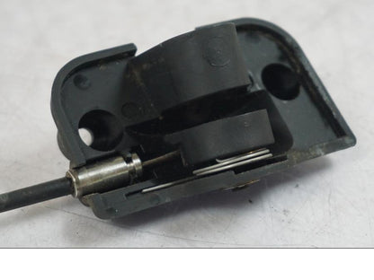 Höger sida på Sadellåsmekanism från en BMW R 1200 R -2007 motorcykel.