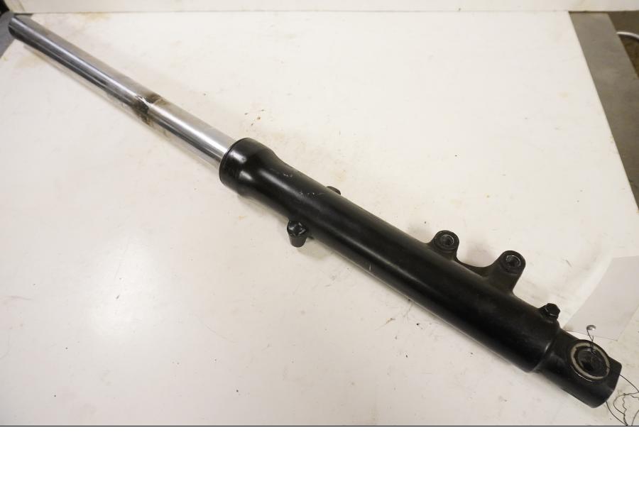 Framsidan på Gaffelben från en Kawasaki GPZ 500 S -1992 motorcykel.