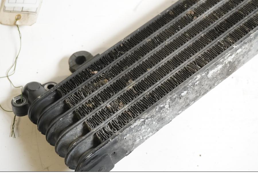 Baksidan på Oljekyl från en Honda CBR 1100 XX -1999 motorcykel.