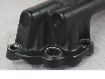 Snett nerifrån på Oljekyl från en KTM 1190 Adventure -2015 motorcykel.