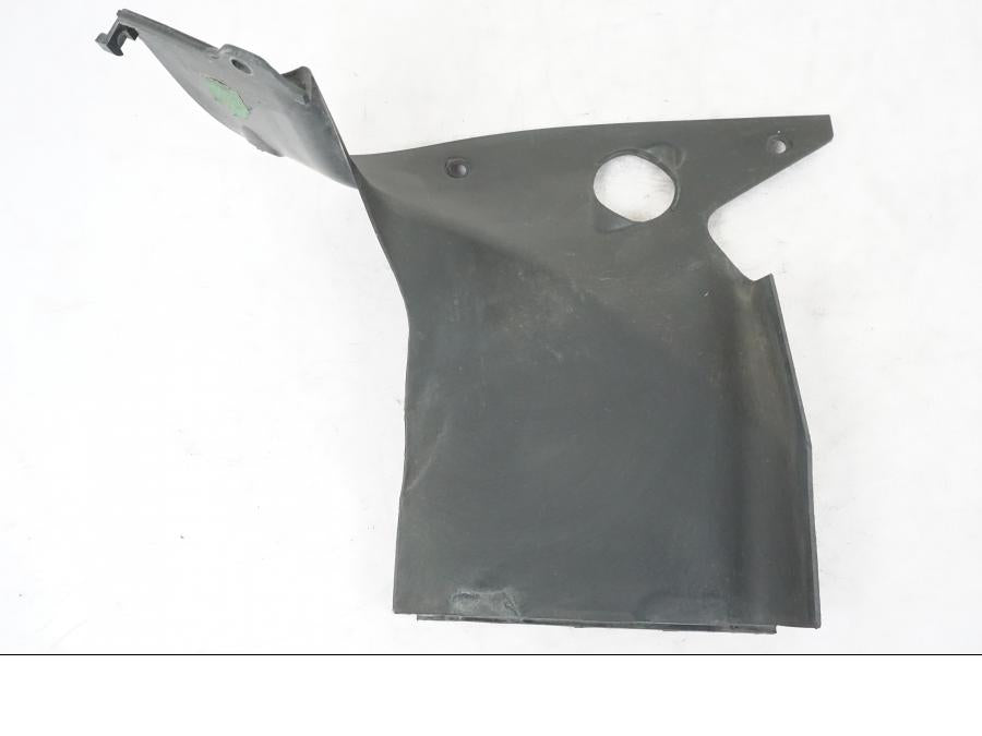 Framsidan på Toppkåpsinsida från en Honda NT 650 V -2002 motorcykel.