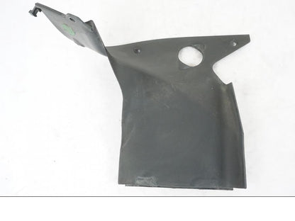 Framsidan på Toppkåpsinsida från en Honda NT 650 V -2002 motorcykel.