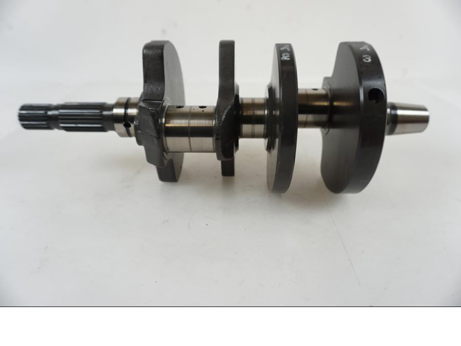 Baksidan på Vevaxel från en Honda VFR 800 -2005 motorcykel.