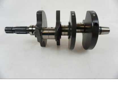 Baksidan på Vevaxel från en Honda VFR 800 -2005 motorcykel.