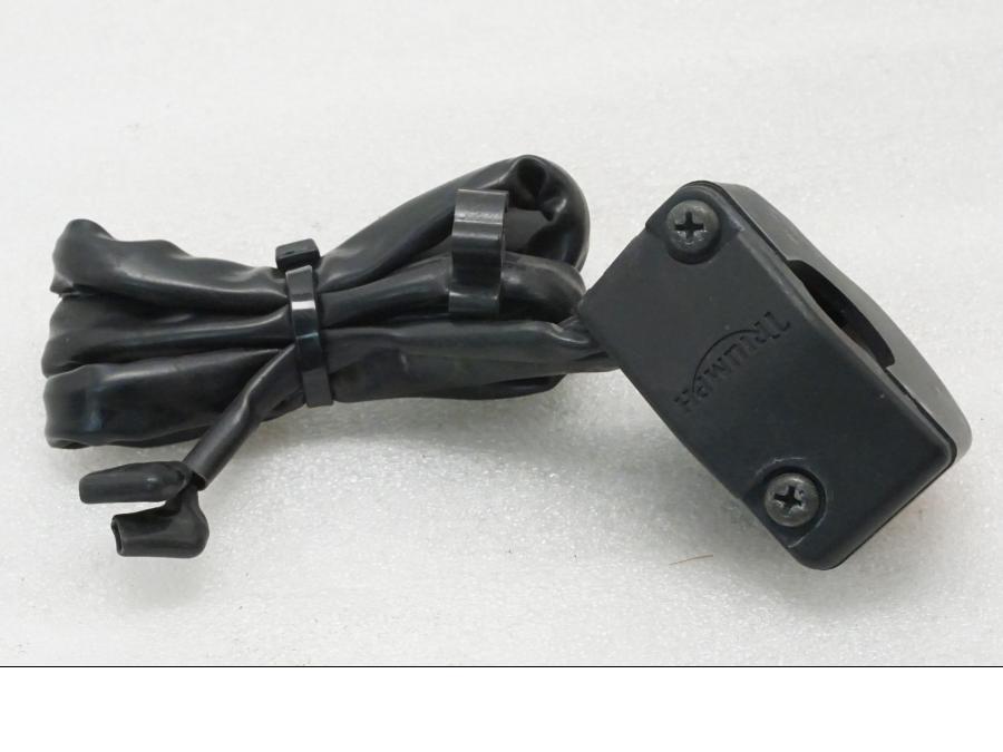 Höger sida på Styrelreglage från en Triumph Daytona 675 -2008 motorcykel.