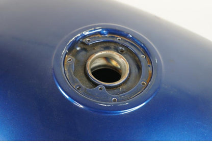 Baksidan på Bensintank från en Kawasaki GPZ 500 S -1992 motorcykel.