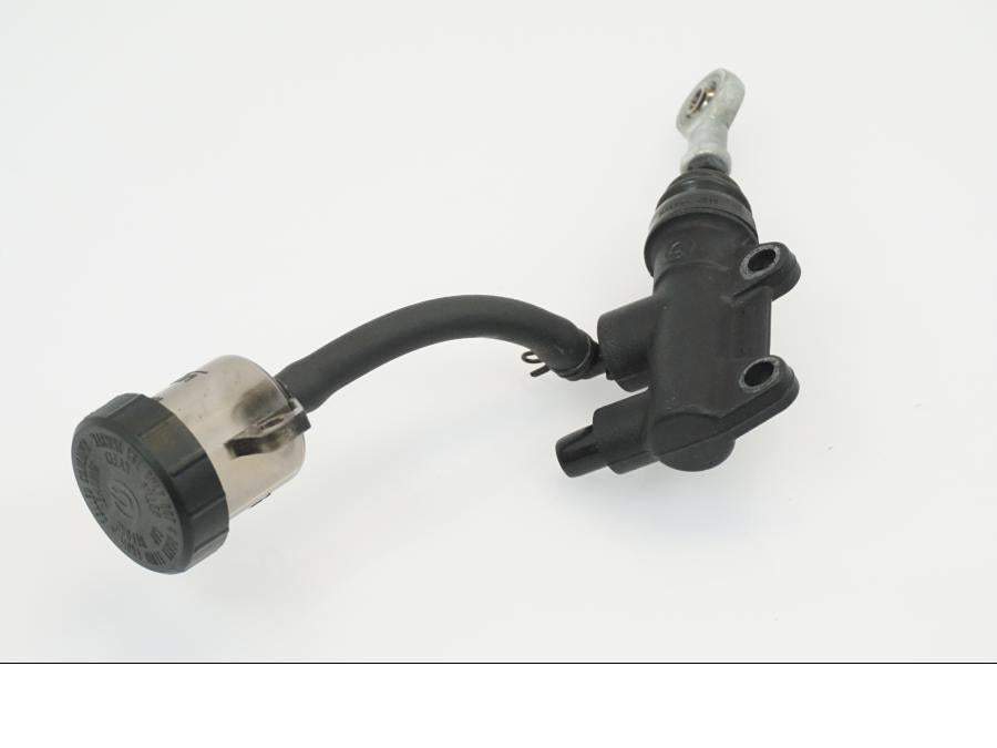 Höger sida på Bromshuvudcylinder från en KTM 1290 Super Duke -2020 motorcykel.