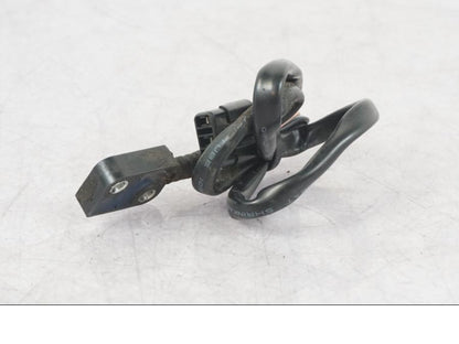 Snett nerifrån på Sidostödsbrytare från en KTM 1290 Super Adventure R -2018 motorcykel.