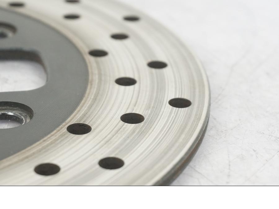 Höger sida på Bromsskiva från en Suzuki GSX-R 600 -1999 motorcykel.