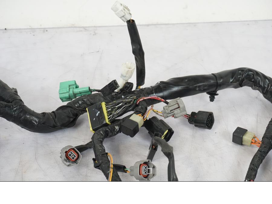 Snett nerifrån på Kabelstam från en Suzuki GSX-R 600 -2007 motorcykel.