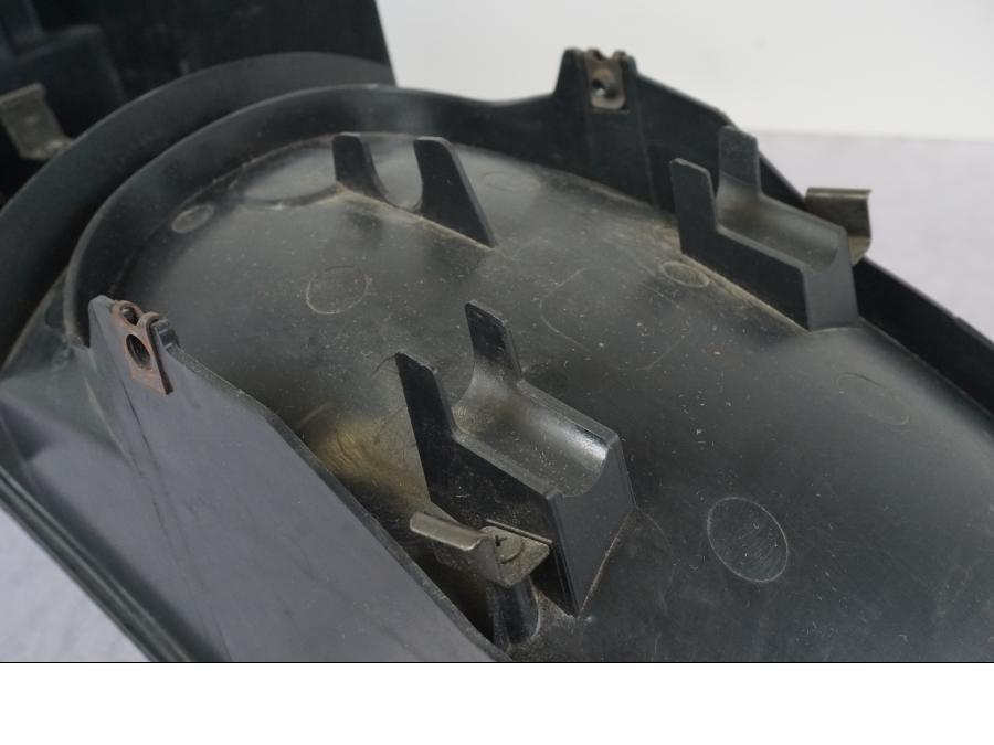 Höger sida på Undertail från en Yamaha XJ 900 -1997 motorcykel.