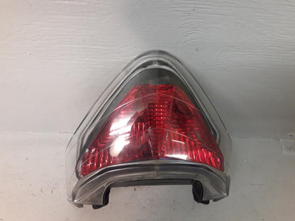 Framsidan på Baklampa från en Honda CBR 125 R -2008 motorcykel.