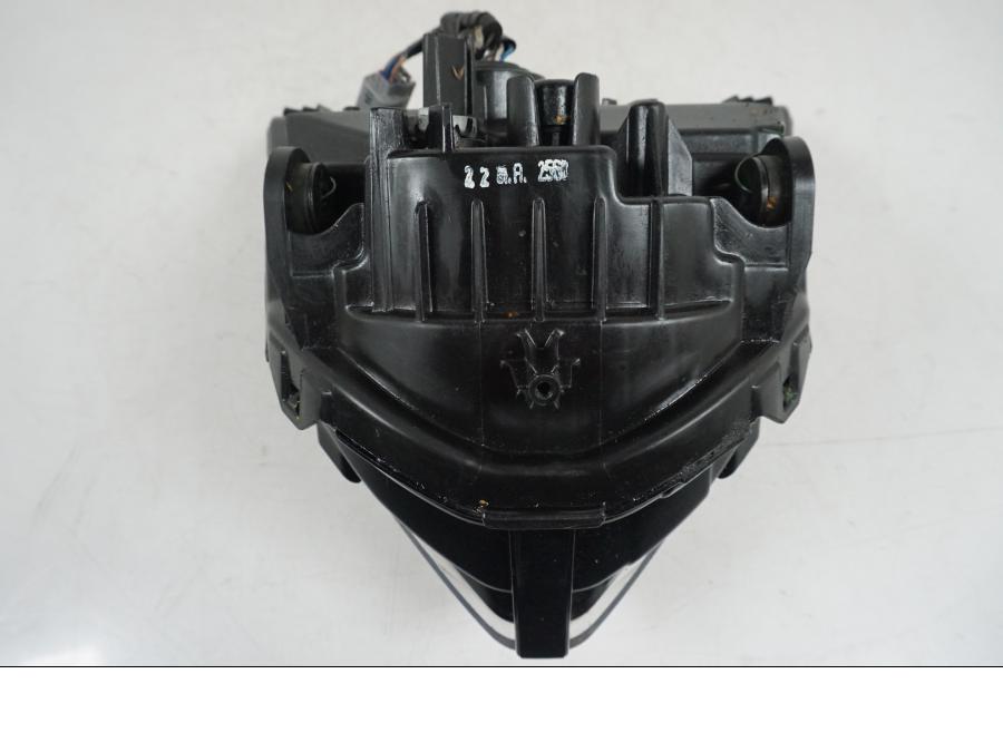 Extrabild1 på Strålkastare från en Honda CB 650 F Hornet -2017 motorcykel.