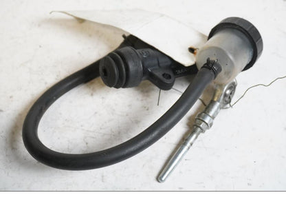 Baksidan på Bromshuvudcylinder från en KTM 690 Enduro -2012 motorcykel.