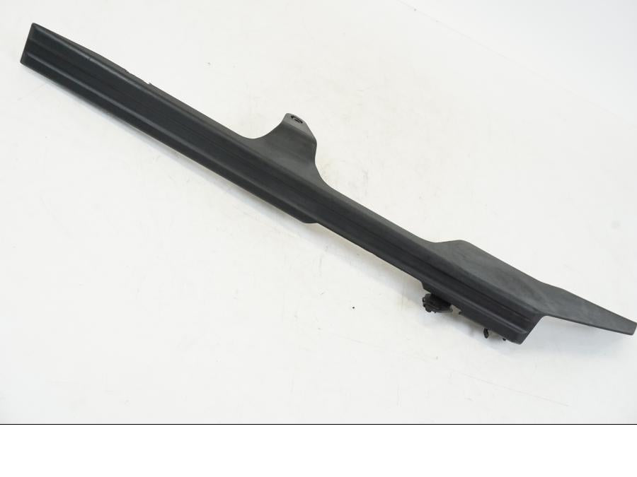 Snett uppifrån på Kedjeskydd från en Yamaha YZF 1000 R1 -2009 motorcykel.