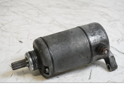 Framsidan på Startmotor från en Suzuki SV 650 -1999 motorcykel.