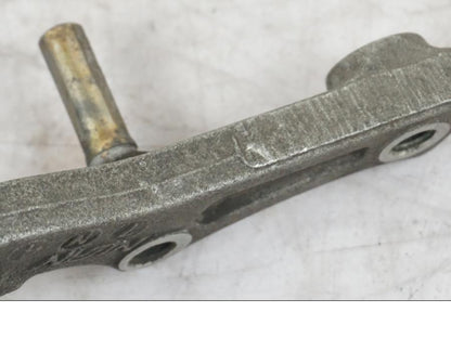 Snett uppifrån på Bromsoksfäste från en Honda XRV 750 -1993 motorcykel.