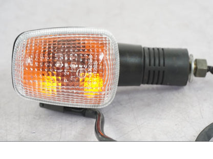 Baksidan på Blinkers från en Suzuki GSX 1300 RX -1999 motorcykel.