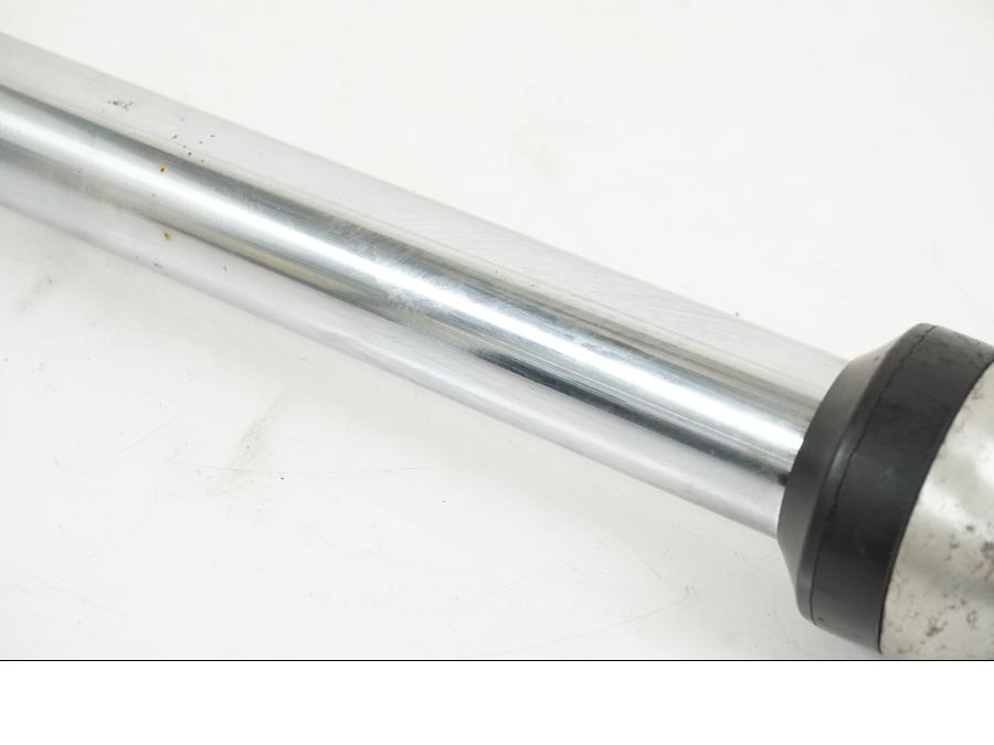 Extrabild1 på Gaffelben från en Suzuki GS 1000 -1978 motorcykel.