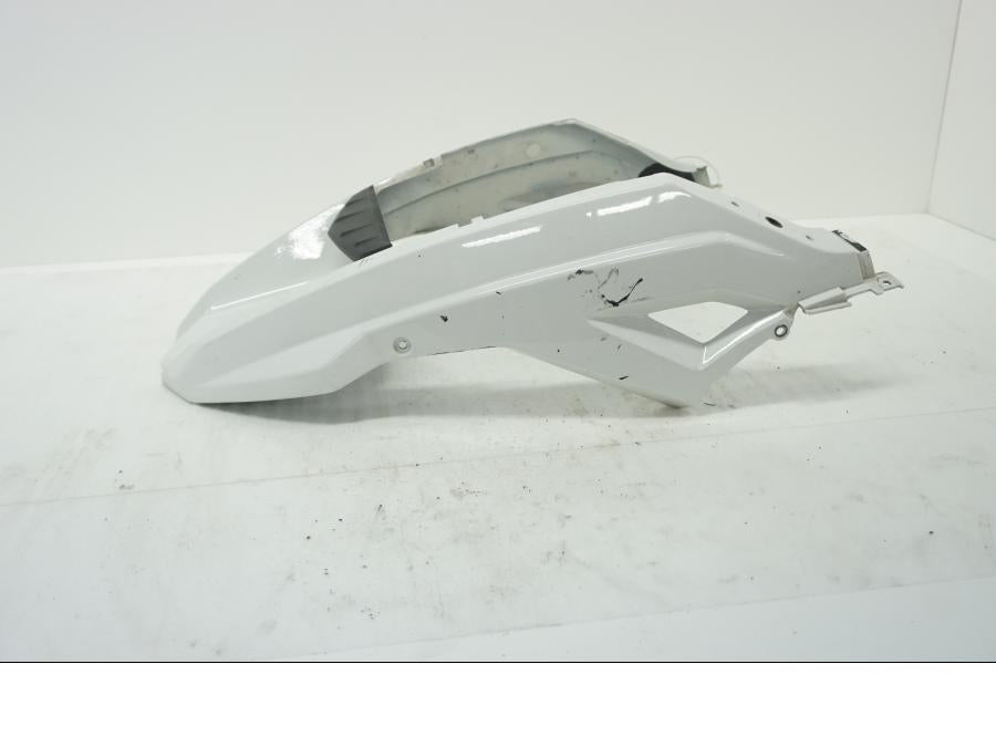 Baksidan på Framskärm från en BMW R 1200 GSA -2011 motorcykel.