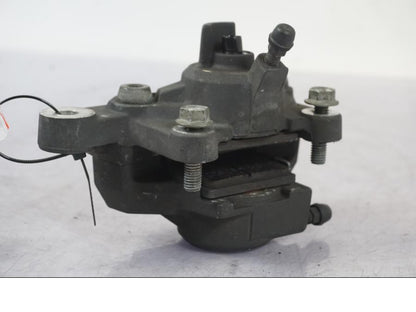 Snett nerifrån på Bromsok från en Suzuki GSX 1300 RX -1999 motorcykel.