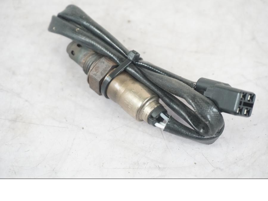 Höger sida på Lambdasond från en KTM 1290 Super Adventure S -2022 motorcykel.