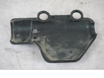 Baksidan på Bromshuvudcylinderskydd från en KTM 1290 Super Adventure S -2022 motorcykel.