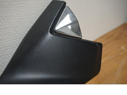 Höger sida på Sidopanel från en Suzuki GSF 650 -2011 motorcykel.