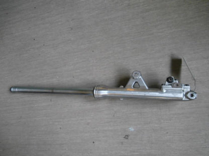 Framsidan på Gaffelben från en Honda VF 750 S -1982 motorcykel.