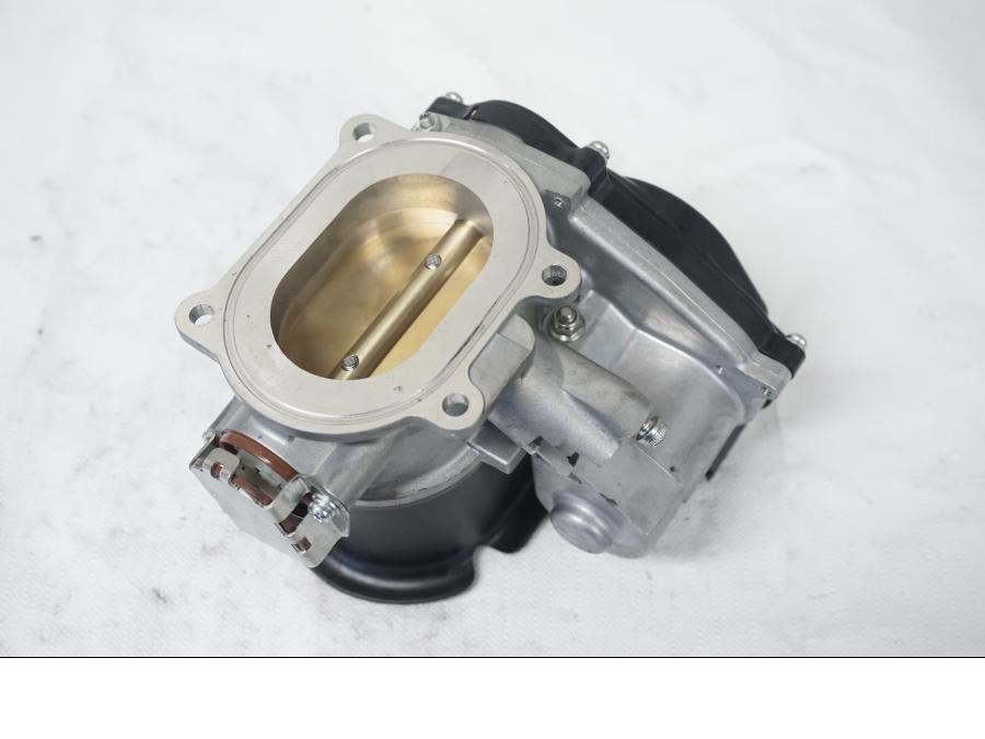 Snett uppifrån på Spjällhus från en Ducati 899 Panigale -2015 motorcykel.