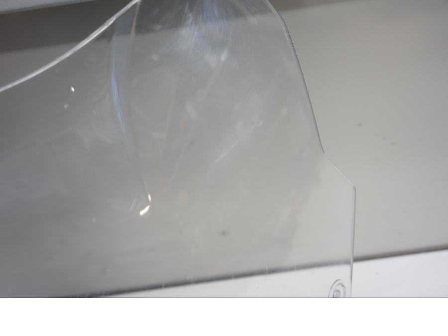 Snett nerifrån på Vindruta från en BMW F 800 S -2007 motorcykel.