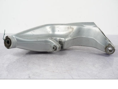 Baksidan på Sving från en BMW R 1200 GS -2005 motorcykel.