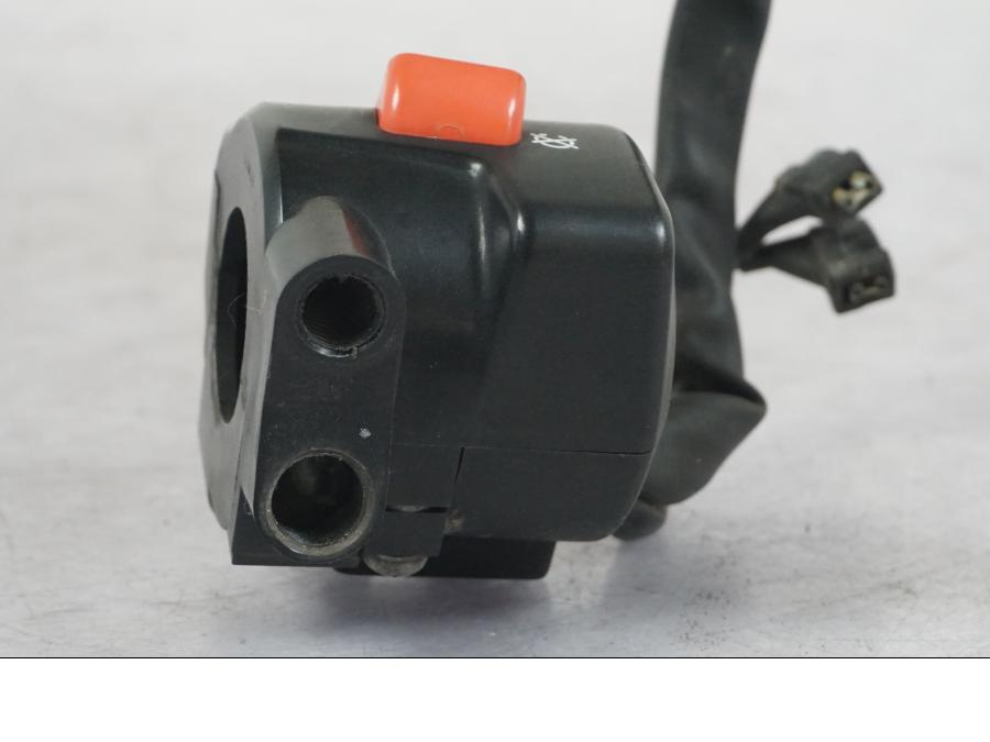 Extrabild1 på Styrelreglage från en Honda CBR 1100 XX -1999 motorcykel.