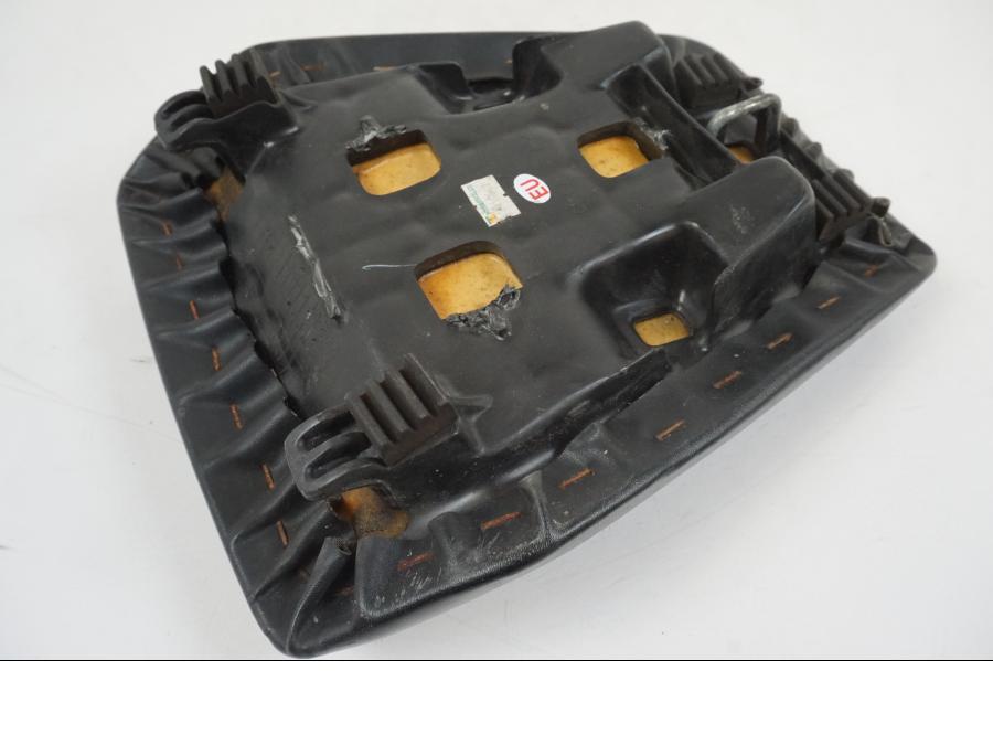 Extrabild2 på Sadel från en Honda CBR 125 R -2006 motorcykel.