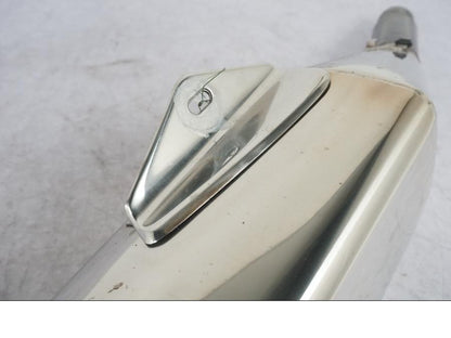 Baksidan på Ljuddämpare från en Triumph Sprint GT -2011 motorcykel.