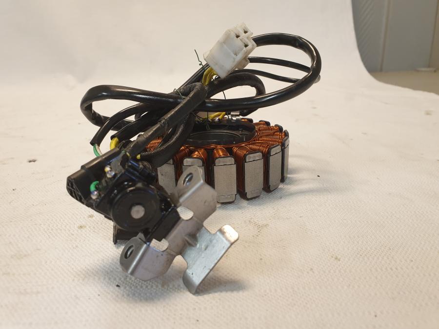 Framsidan på Generator från en Kawasaki Z 125 -2019 motorcykel.