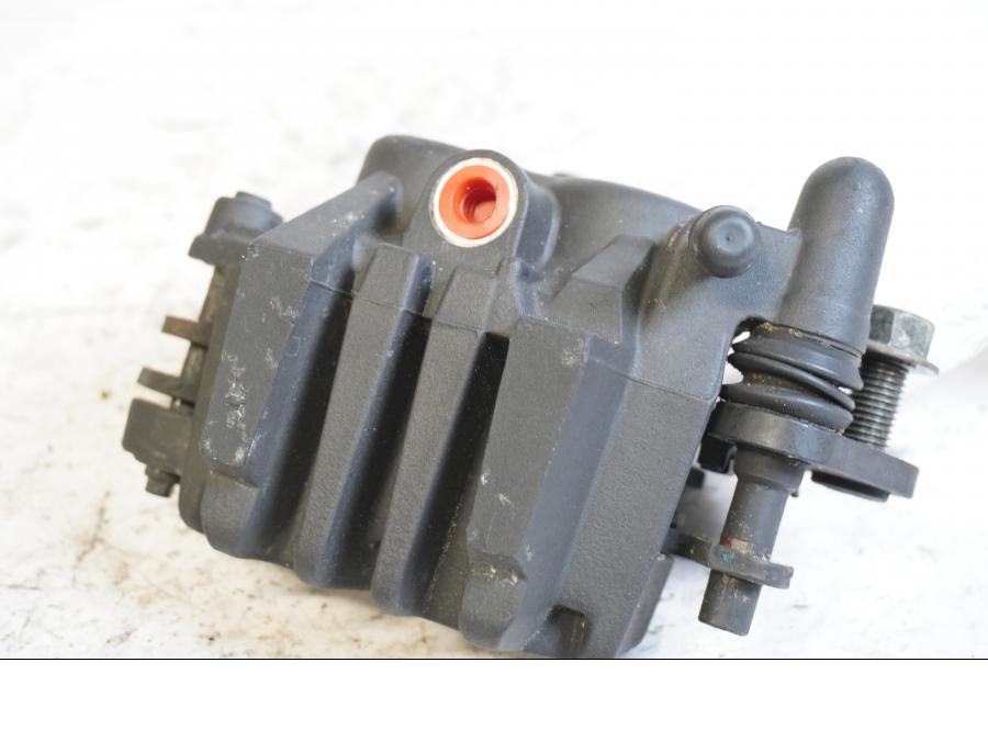 Baksidan på Bromsok från en Suzuki DL 1000 -2002 motorcykel.