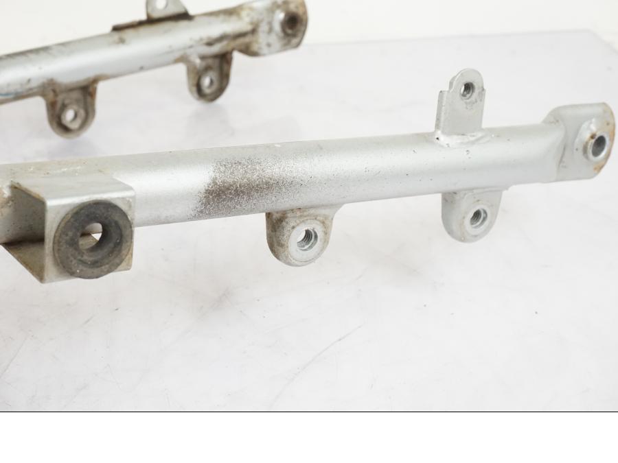 Vänster sida på Bakram från en Kawasaki KL 650A -1987 motorcykel.