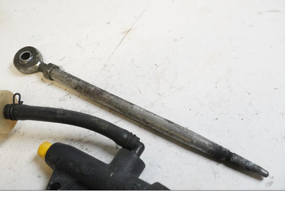 Vänster sida på Bromshuvudcylinder från en KTM 625 SMC -2005 motorcykel.