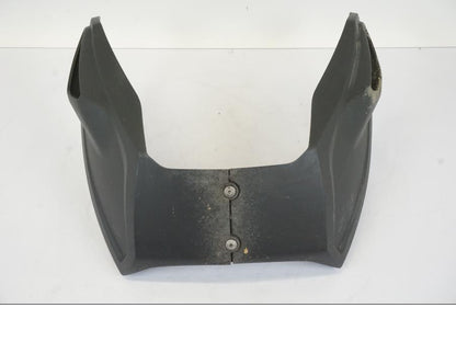 Snett nerifrån på Magkåpa från en BMW S 1000 XR -2019 motorcykel.