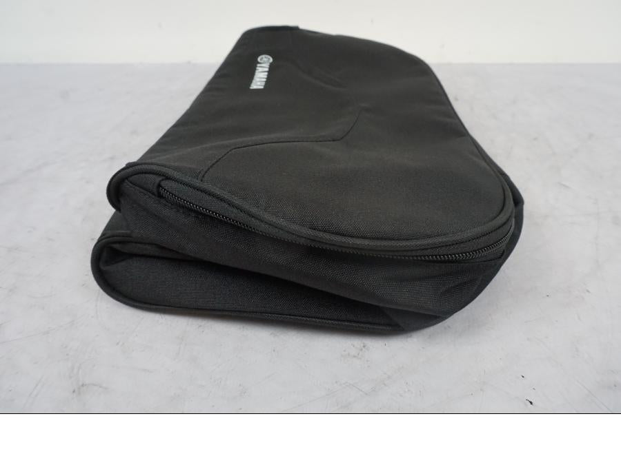 Vänster sida på Väska från en Universal Universal -2023 motorcykel.