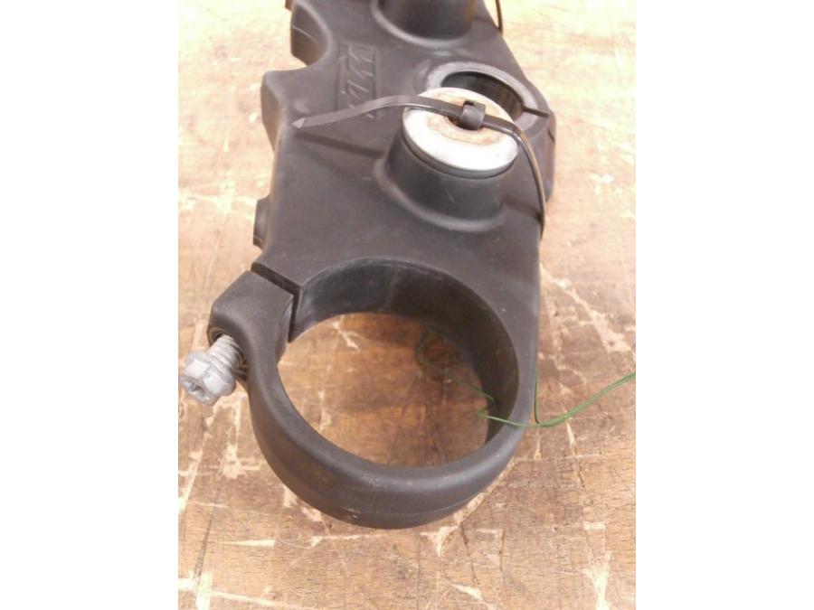 Höger sida på Gaffelkrona från en KTM 690 SM -2008 motorcykel.