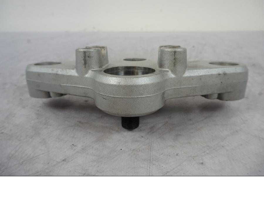 Baksidan på Gaffelkrona från en BMW R 1150 GS -2002 motorcykel.