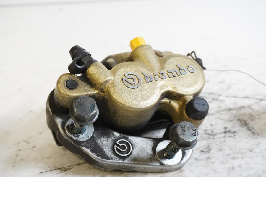 Framsidan på Bromsok från en Yamaha YZF-R 125 -2010 motorcykel.