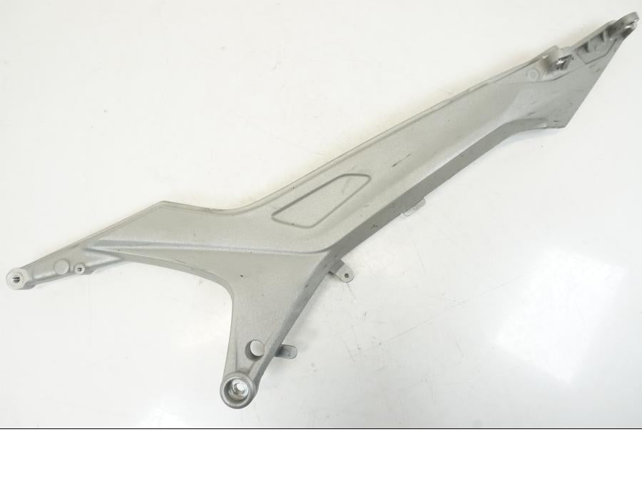 Framsidan på Bakram från en Ducati Hyperstrada -2013 motorcykel.