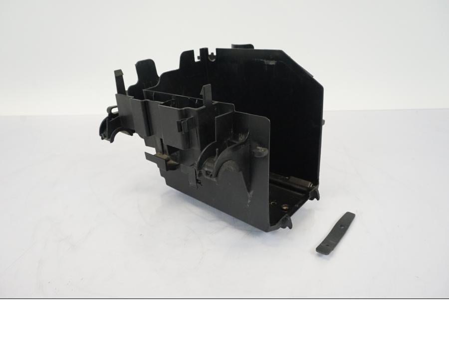 Framsidan på Batterihållare från en BMW R 1250 GS -2019 motorcykel.