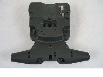 Vänster sida på Blinkersfäste från en KTM 1290 Super Duke R -2018 motorcykel.