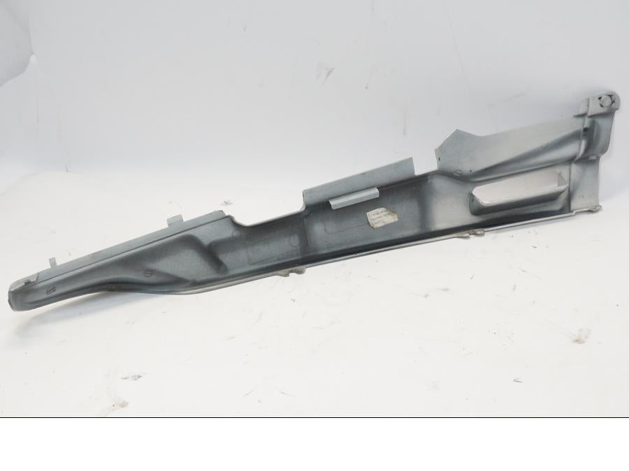 Vänster sida på Bakvinge från en BMW R 1150 RS -2004 motorcykel.