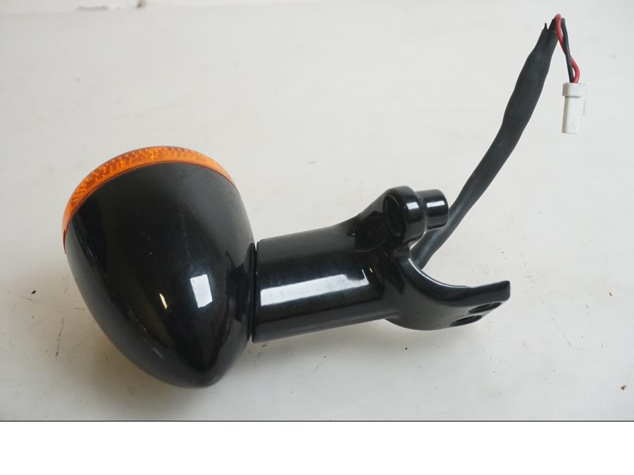 Höger sida på Blinkers LED från en Indian Chieftain Dark Horse -2019 motorcykel.